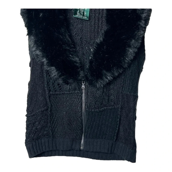 1419.‎ LAUREN RALPH LAUREN KNITTED SLEEVELESS VEST WITH FAUX FUR BLACK IN COLOR - Picture 4 of 9